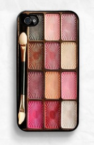 Funda con kit de maquillaje